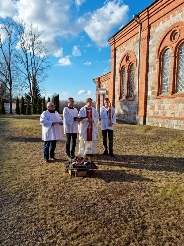 Lielā Sestdiena. Vigilijas Mise.