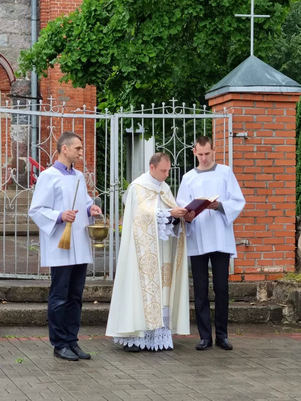 Sv.Mise 24.jūlijā. Autovadītāju un automašīnu pasvētīsana.